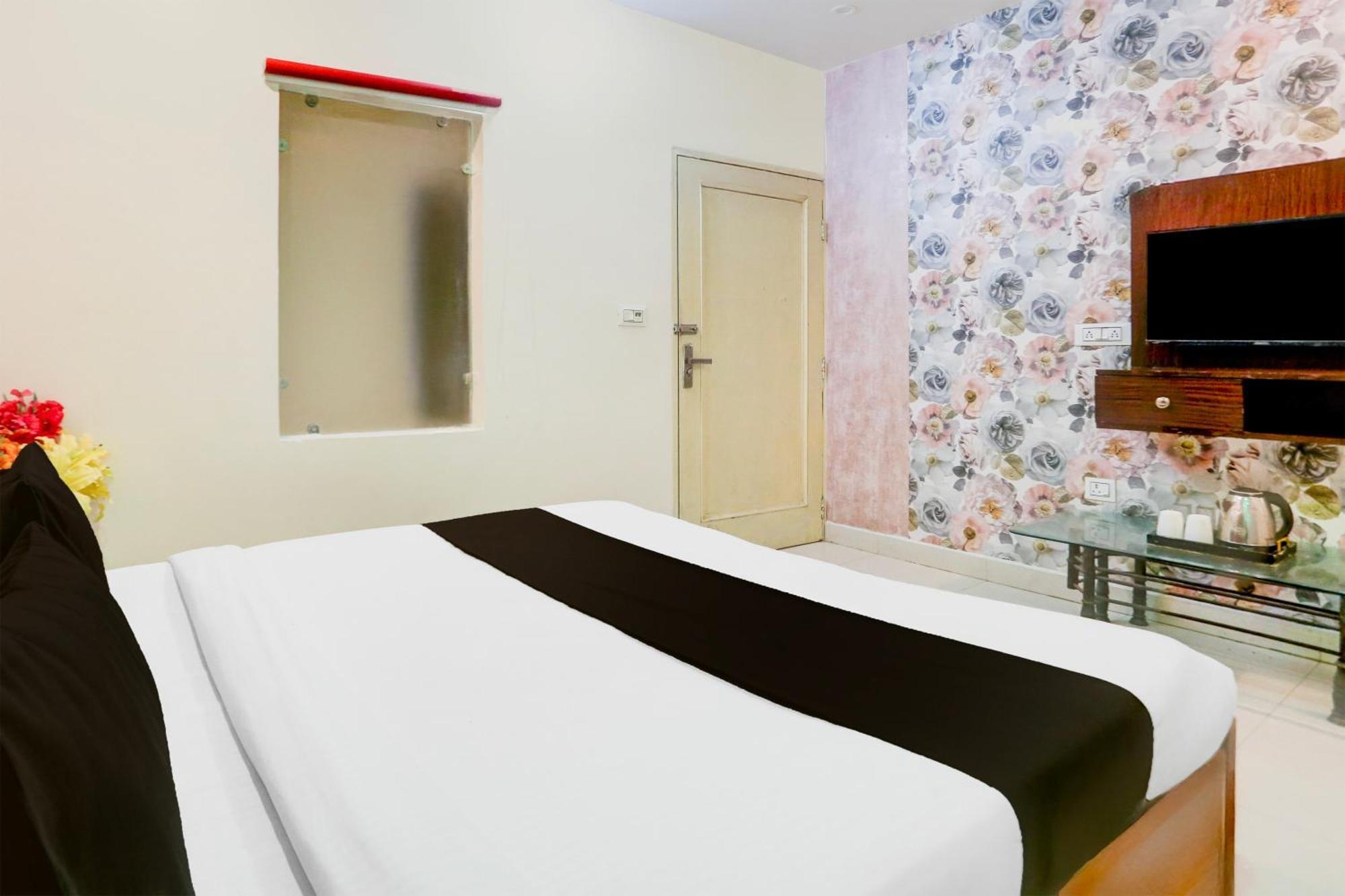 Super Collection O Roop Vihar Rohtak Formerly Hotel Maha 外观 照片